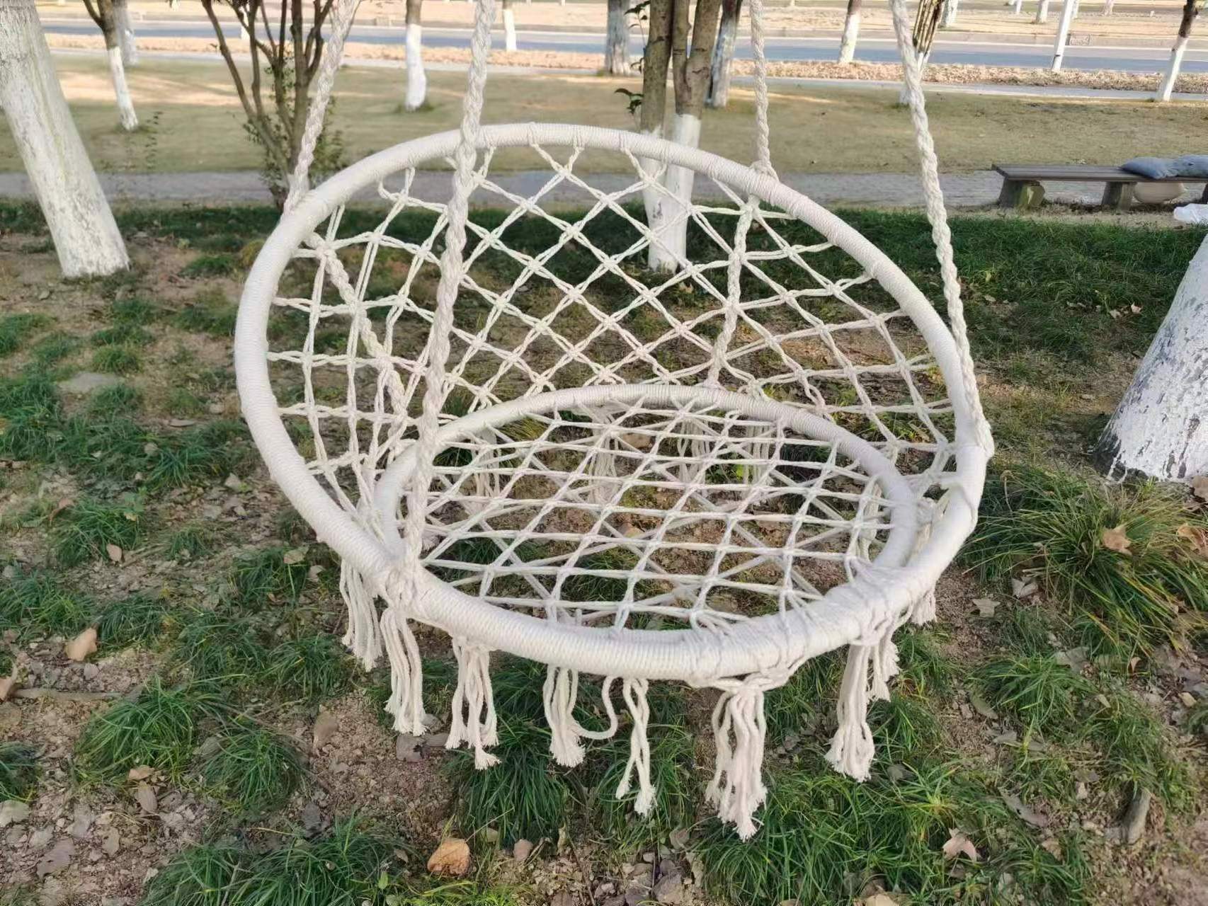 Wholesale Cheap Nordic Style Heavy duty 330 Lbs Round Hanging Chair Macrame Fringe Patio Swing Hammock Cotton Rope hammock Swing