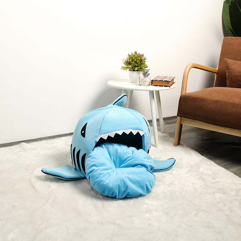 Factory price new cartoon shark shaped design pet keep warm beds removable pet cat cave beds house wholesale