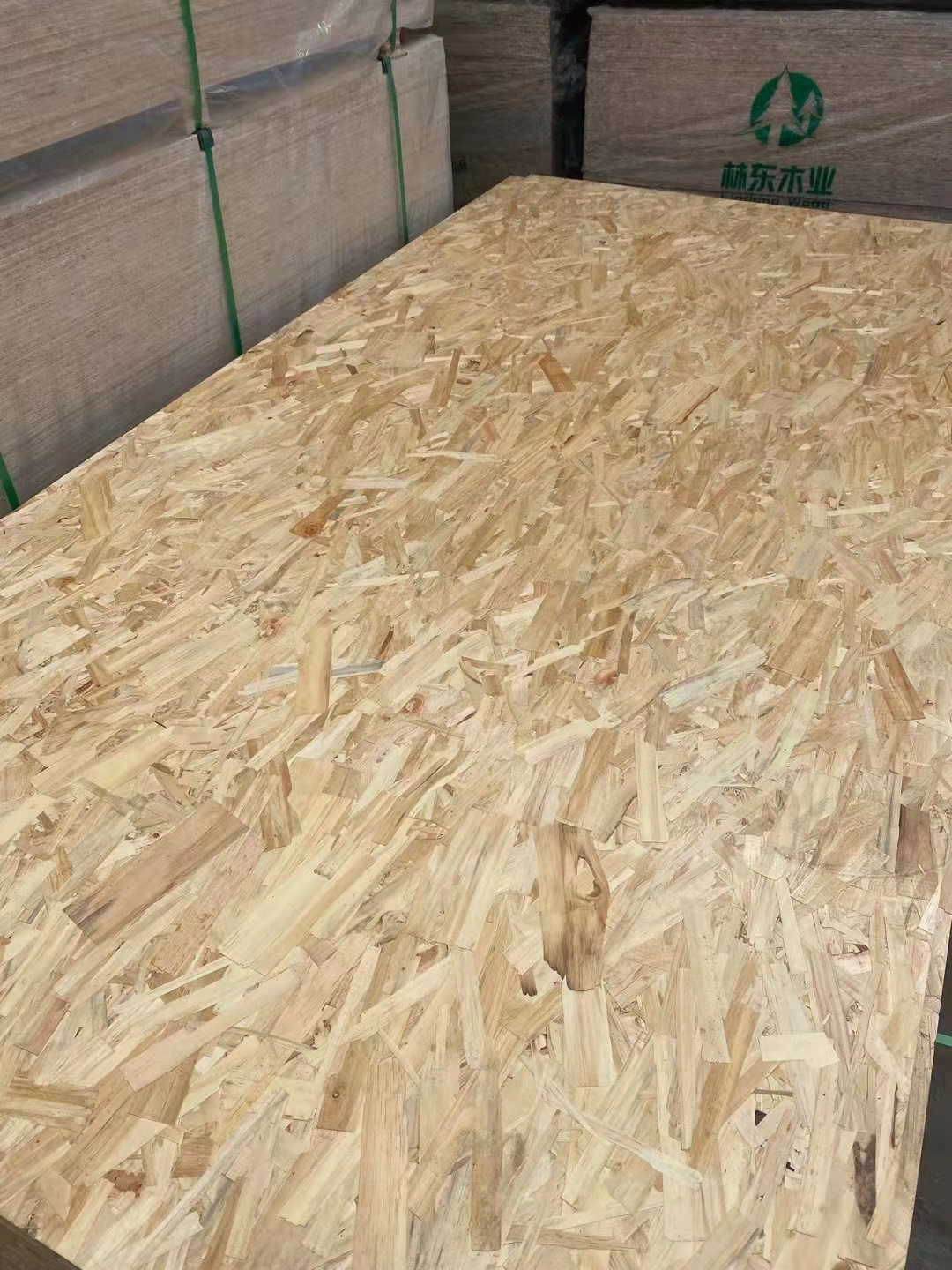 China OSB Board factory Cheap 4x8fts Oriented Strand Board Osb 9mm 12mm 15mm 18mm For Roofing