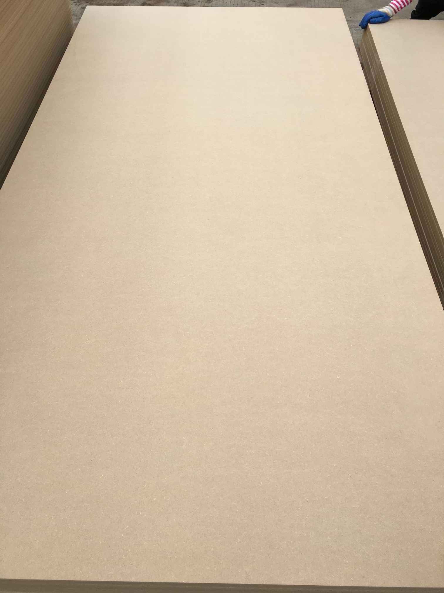 High glossy uv mdf fiberboard  Modern Indoor E2 E1 Standard Laminates/melamine Faced UV Panel Sheets