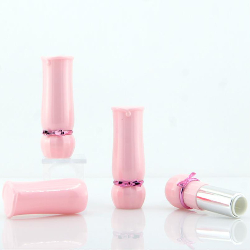 P72 4.3g 4.3ml in stock ready to ship high quality durable pink bow candy shape lip balm lipstick tube