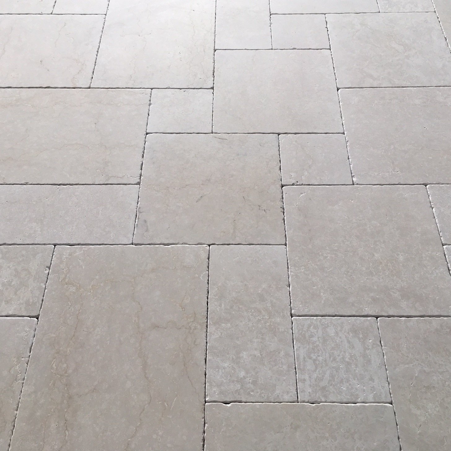 High Quality Italian TUMBLED 200 mm FRENCH PATTERN floor tiles white BOTTICINO natural marble for flooring