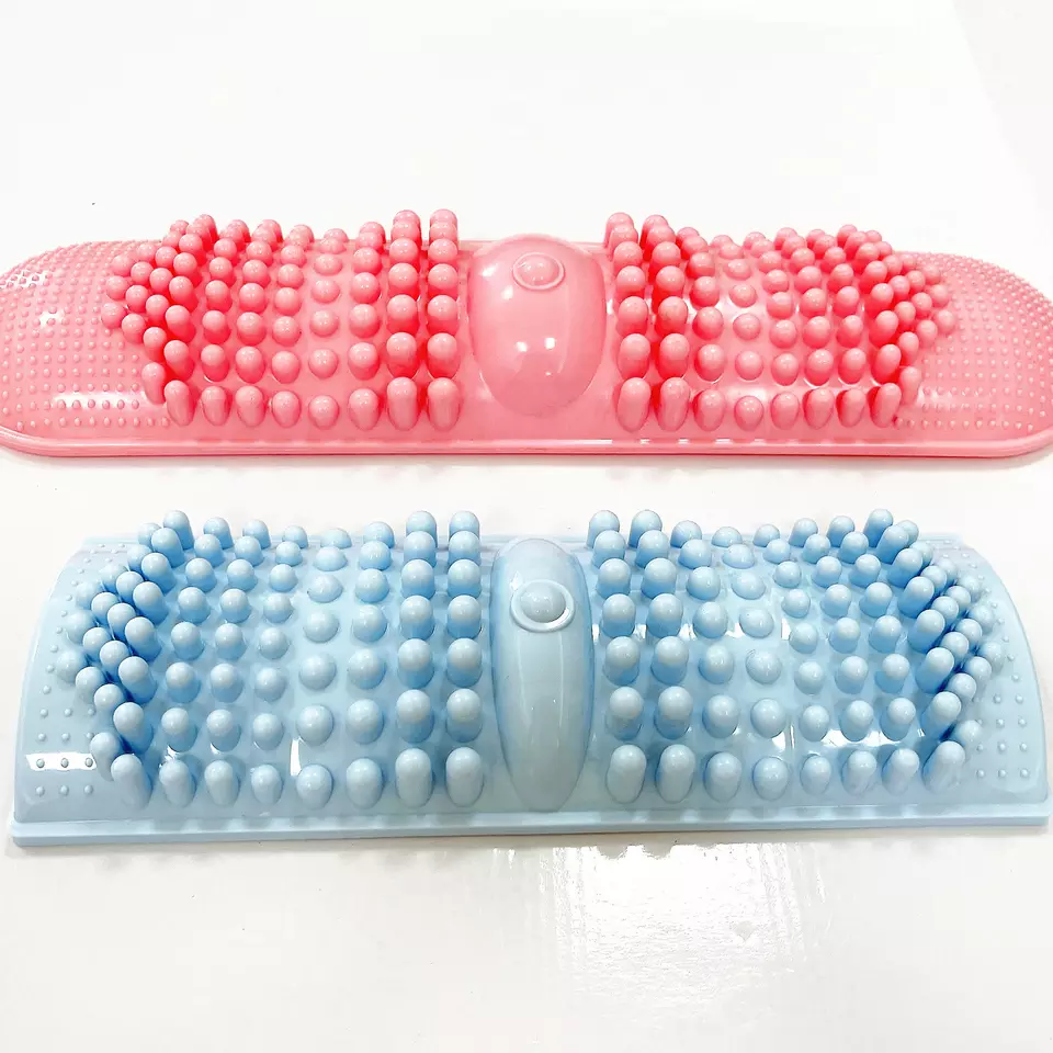 Stimulation of foot acupoints rub feet to relieve pressure and eliminate fatigue plastic foot massager