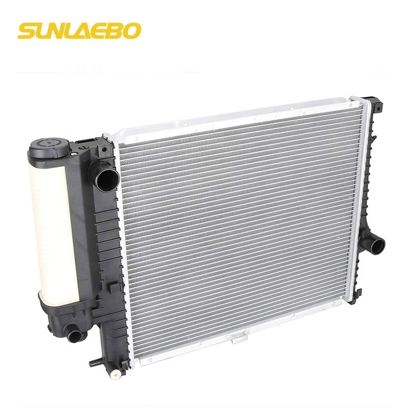 Hot sale factory price japanese car aluminum radiator pa66 gf30