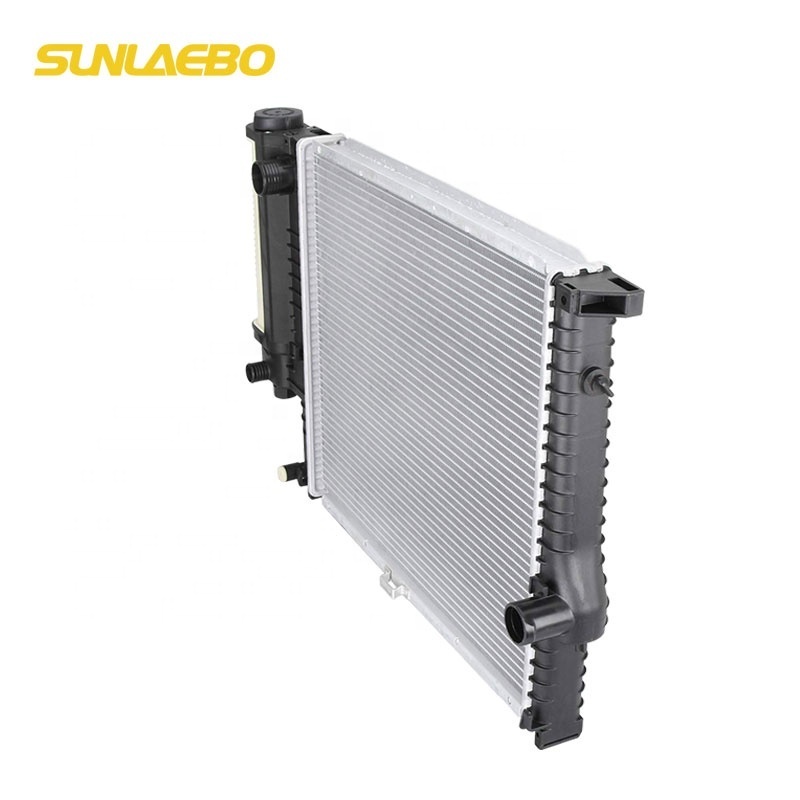 Hot sale factory price japanese car aluminum radiator pa66 gf30