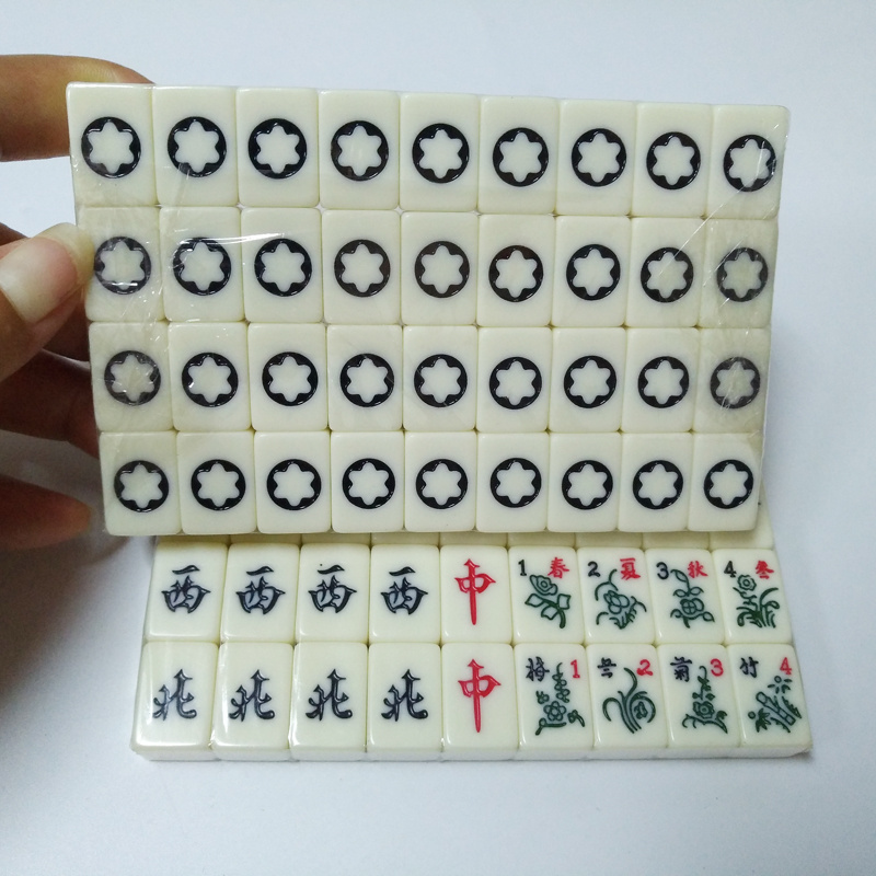 Customized Brand Logo Portable Family Leisure Time Acrylic Material Mini Traditional Chinese Travel Mahjong Set