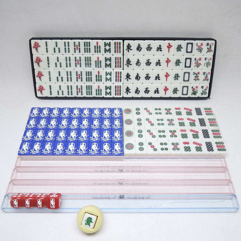 Customized Brand Logo Portable Family Leisure Time Acrylic Material Mini Traditional Chinese Travel Mahjong Set