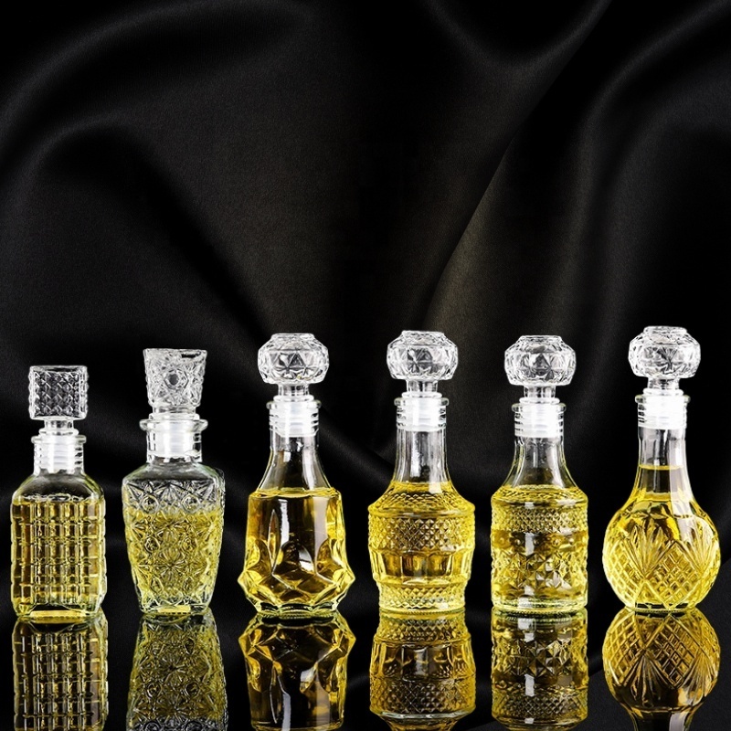 Creative Whiskey Decanter mini Square 50ml Crystal Whiskey Glass Transparent Vodka Wine Glass Bottle with Glass Cork