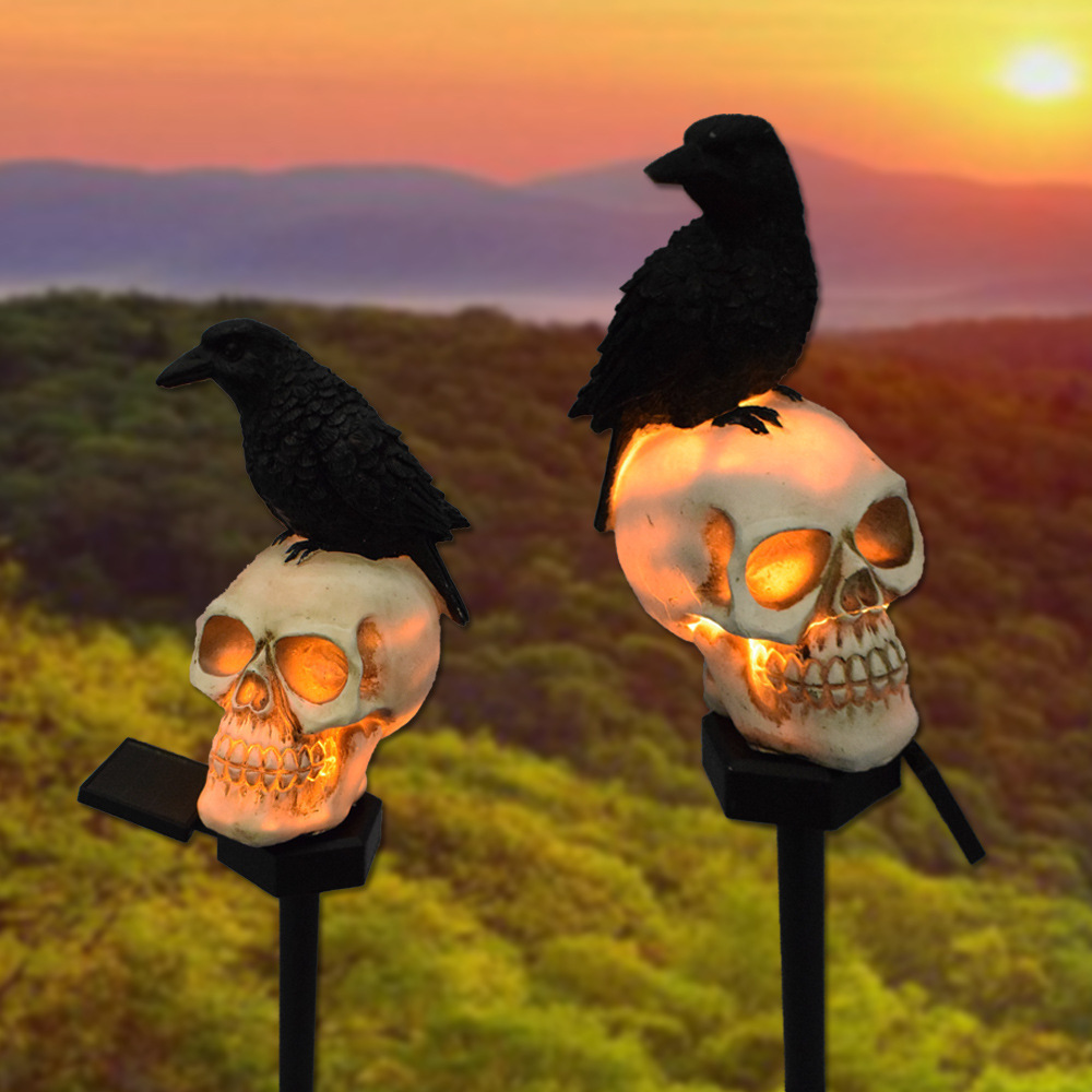 Outdoor waterproof Halloween crow skull solar lights resin garden decorative landscape lights