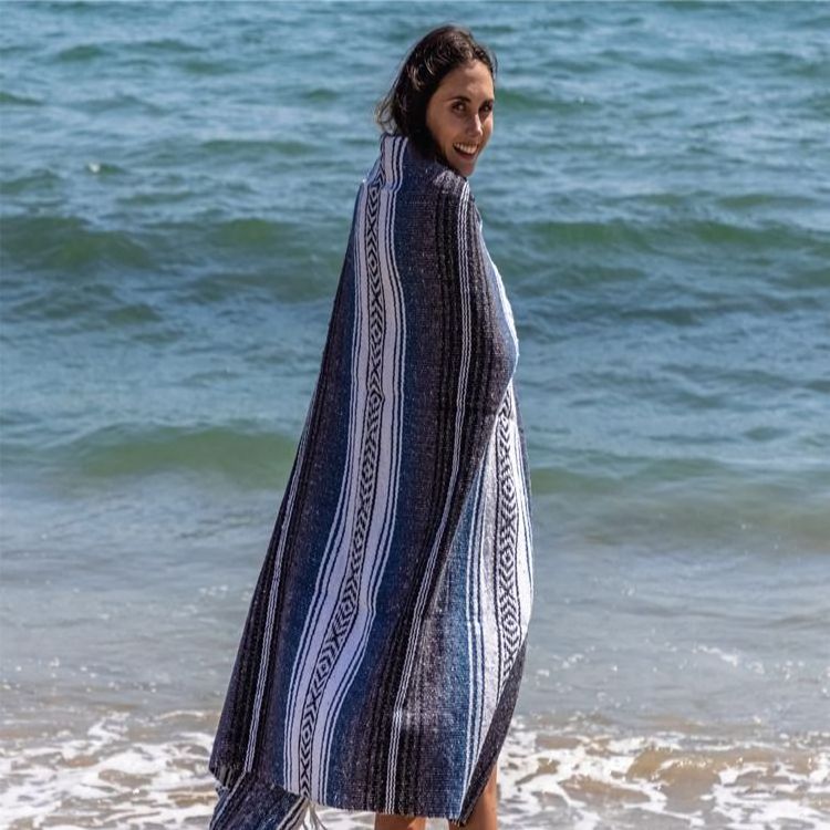 Wholesale Custom Cotton Falsa Blankets Woven Waterproof Beach Camping Towel Bulk Wool Mexican Blanket For Home Decor