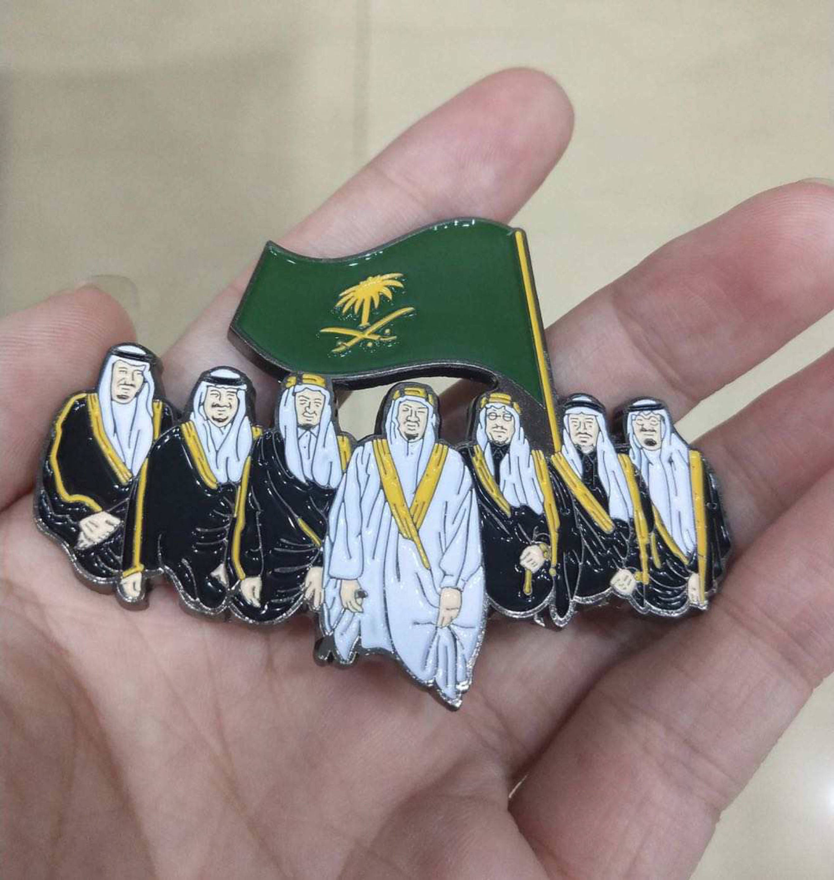 Custom Design metal crafts Saudi arabia UAE style business soft enamel lapel pins with backing card