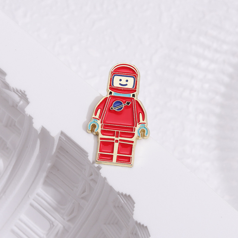 Stock Customized Custom Designed Astronaut Brooch Mini Funny Space Explorer Cartoon Metal Enamel Pins Lapel Badges For Spaceman