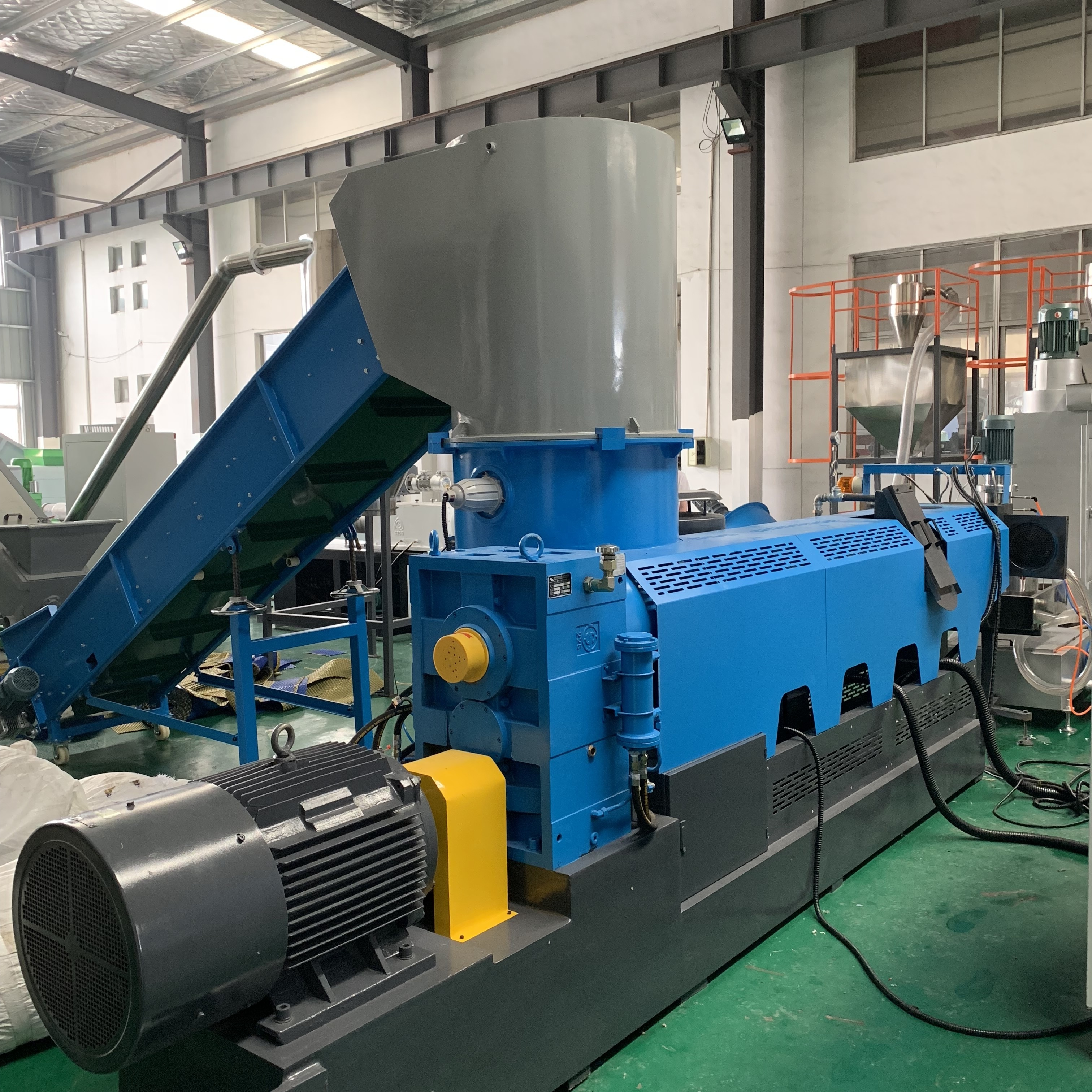 Compactor PE bubble film plastic pelletizing machine / PE film PP bags granulator line