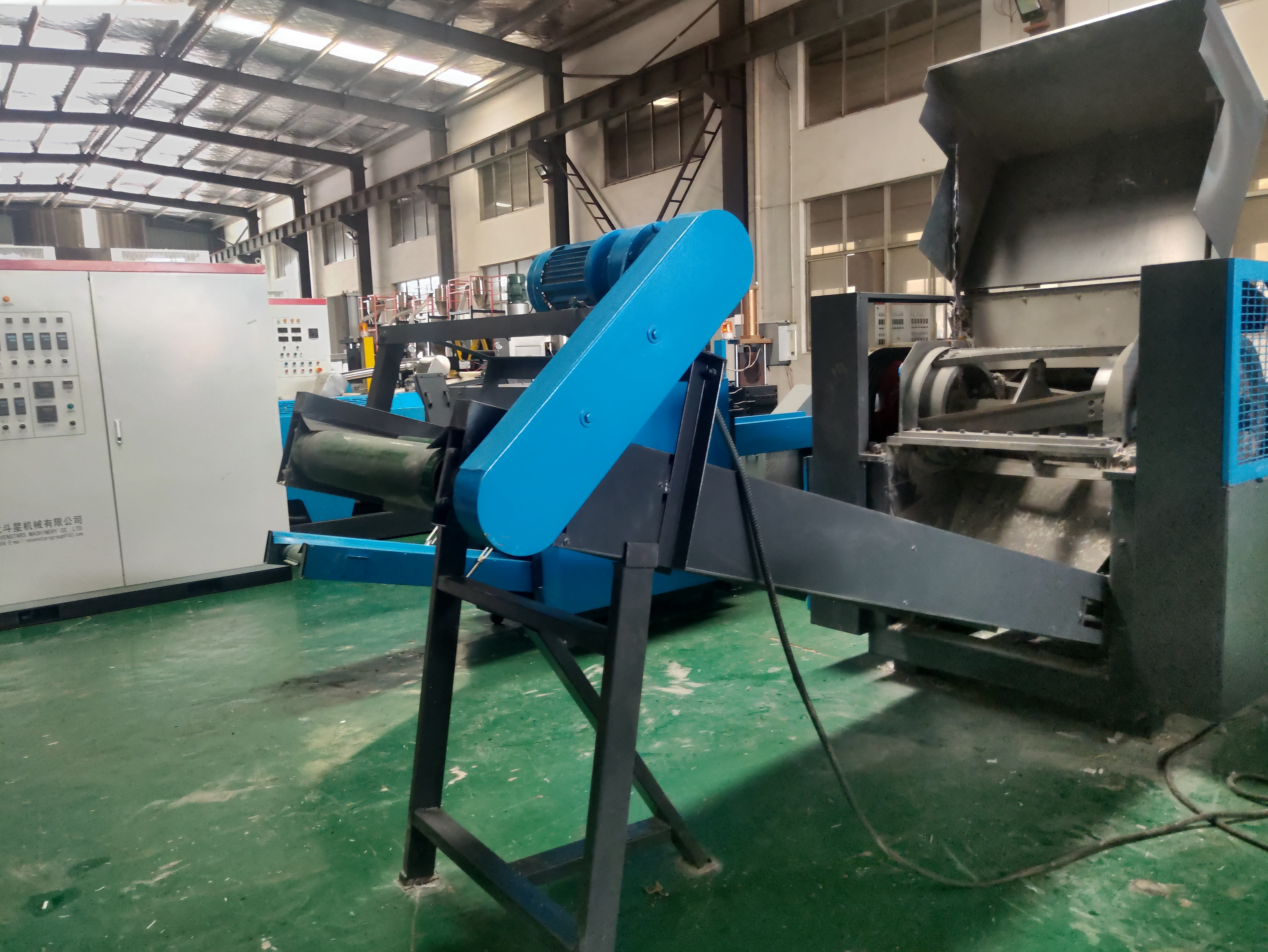 plastic Textile cloth cutting shredder for waste recycle plant