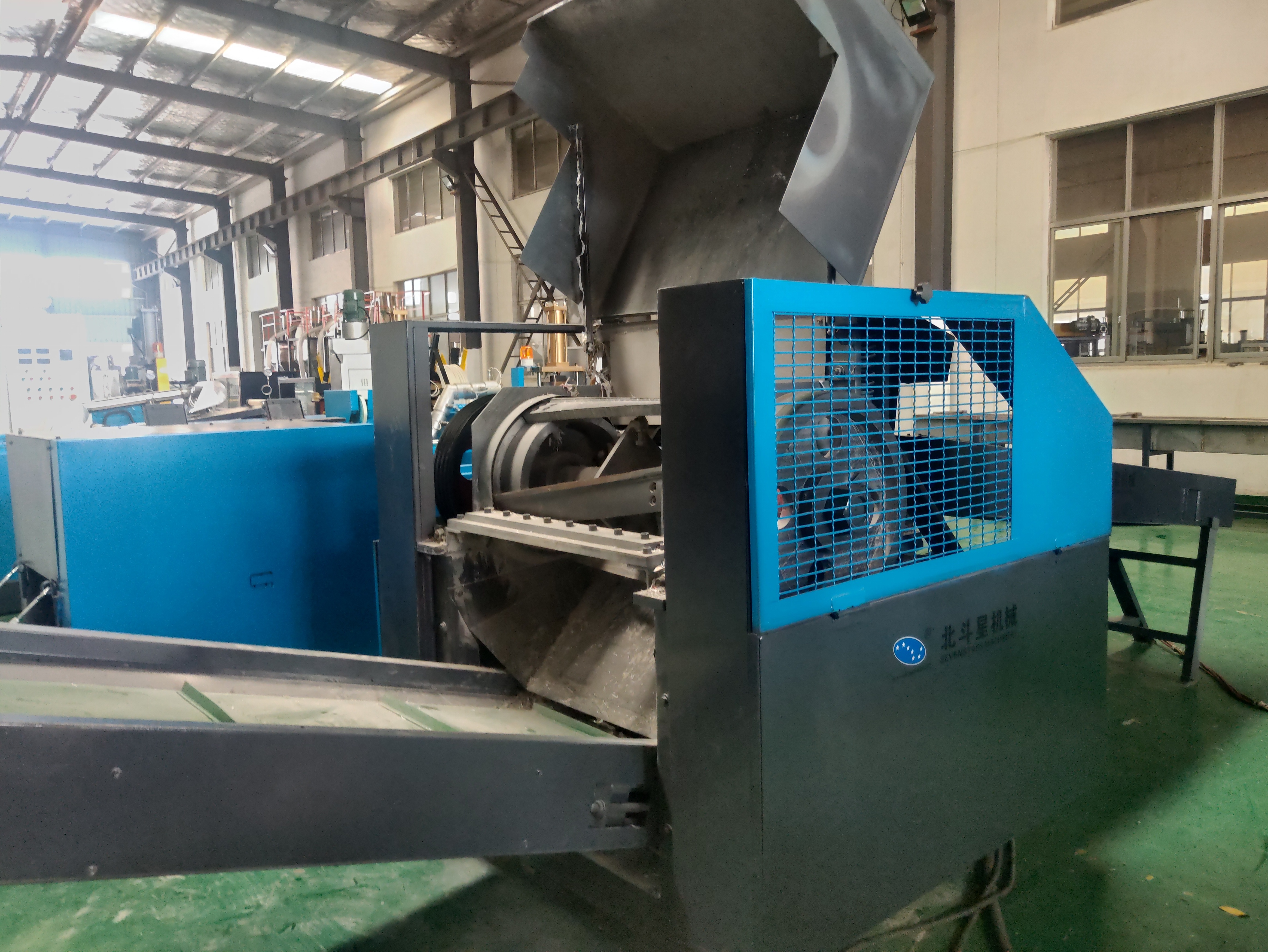 plastic Textile cloth cutting shredder for waste recycle plant