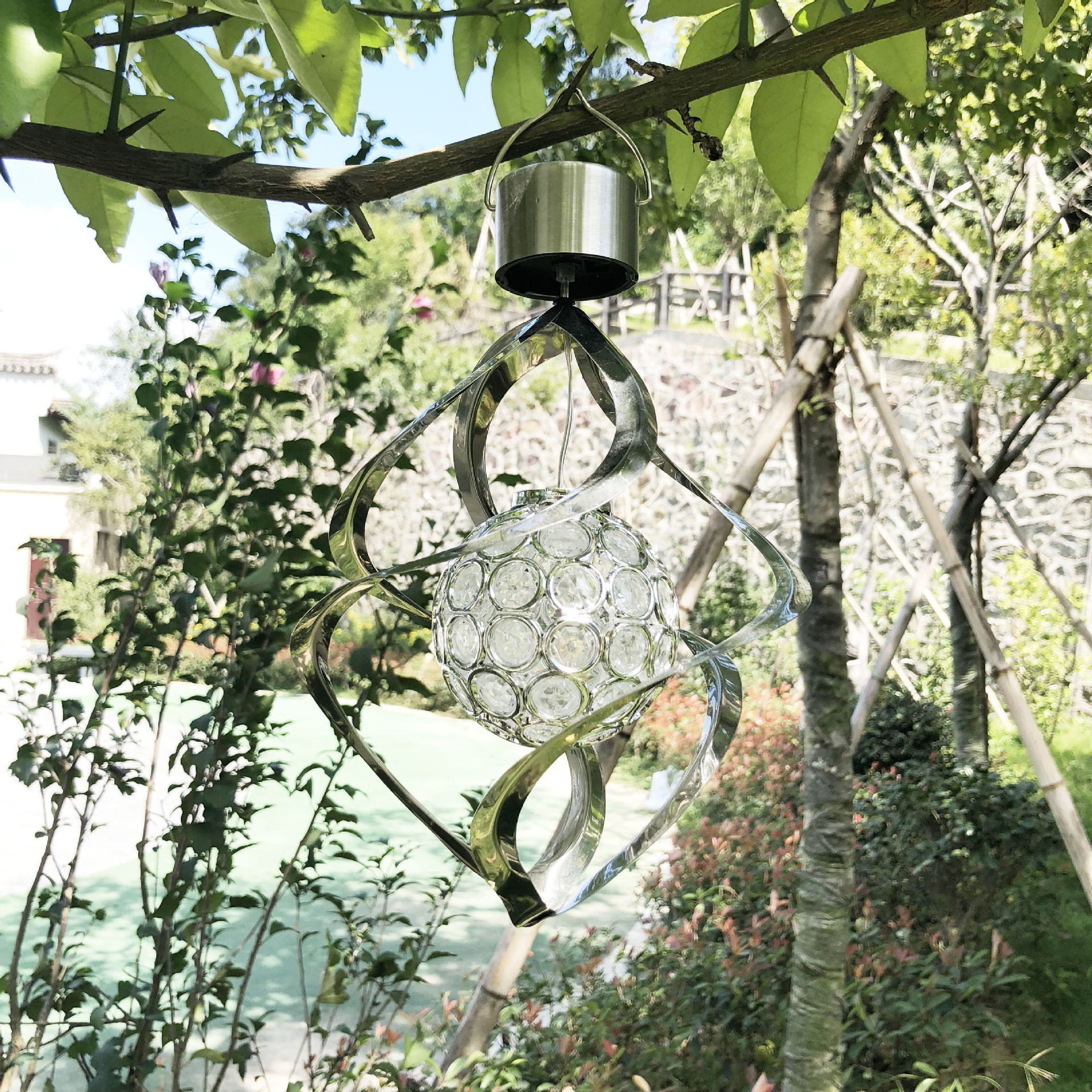 Solar Wind Chime Light LED Color Changing Hanging Wind Light Waterproof Spiral Spinner Lamp Outdoor Decorative Light