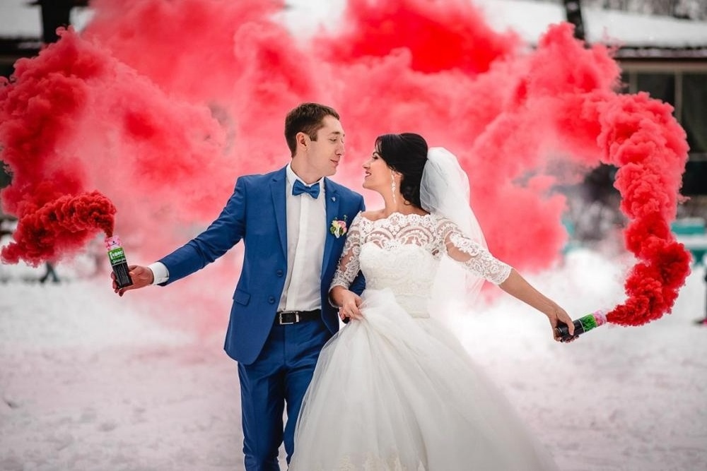 Photography Daytime Wedding Photograph Handheld Effect color smoke for baby shower gender reveal party