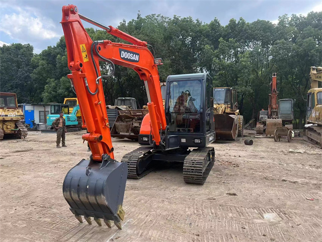 Used Good Condition Doosan DH60 DX60 Crawler Excavator