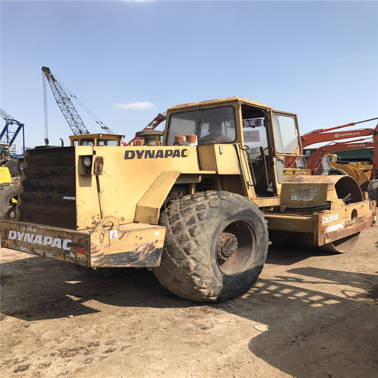 Durable Sweden Used DYNAPAC CA251D Road Roller/Used Road Machinery Dynapac CA25D CA251D 10 ton Vibrating Road Compacting Roller