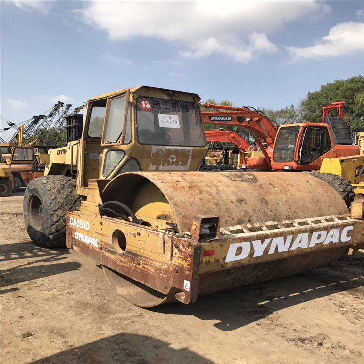 Durable Sweden Used DYNAPAC CA251D Road Roller/Used Road Machinery Dynapac CA25D CA251D 10 ton Vibrating Road Compacting Roller