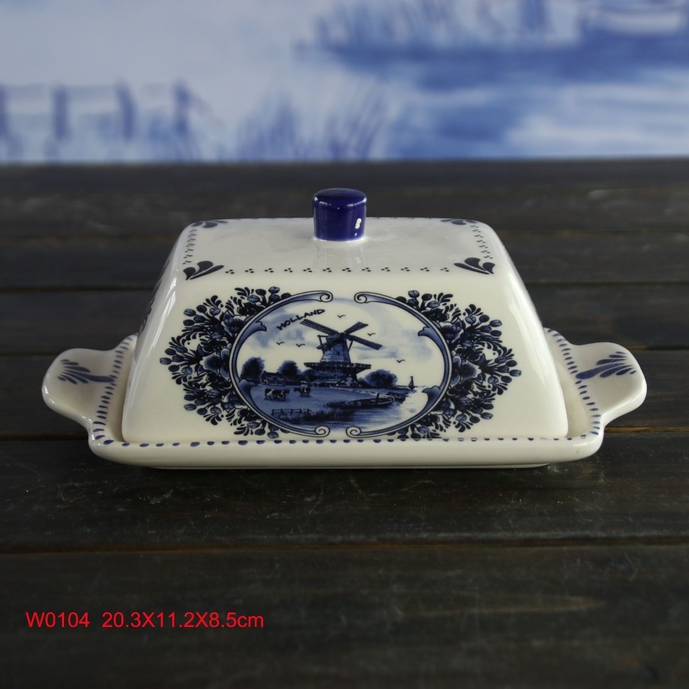 Large Vintage style Ceramic Cheese or Butter dish Blue and White willow butter box