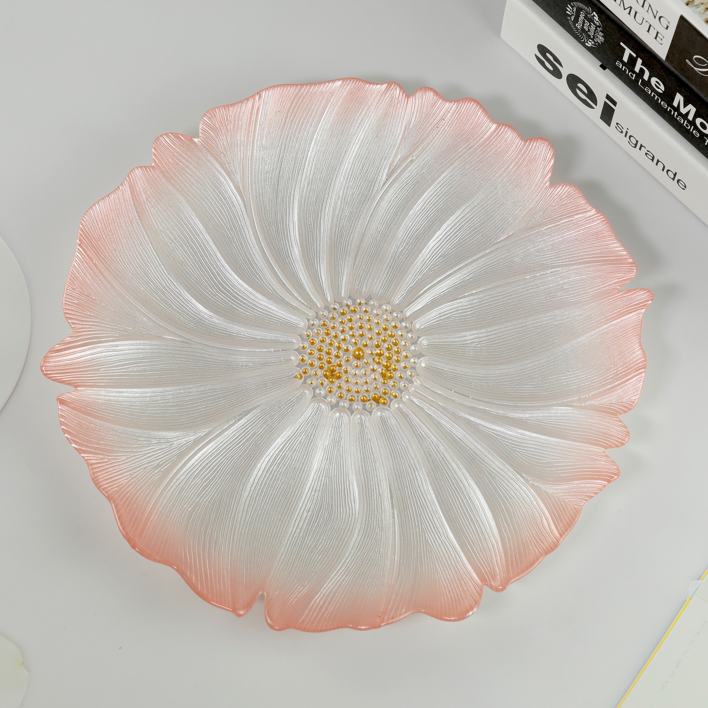 13inch Wholesale pearl whiteSunflower Charger Glass Plate for Event Party and Banquet Dining