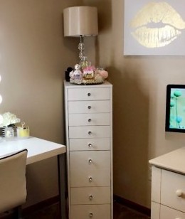 European USA Bedroom Furniture Set Dresser Make Up Vanity LED Makeup Dressing Table With Lighted Mirror