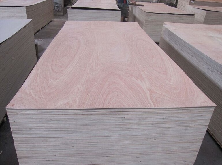 915x2135mm 4mm Triplay wooden tropical okoume bintangor plywood Hardwood core