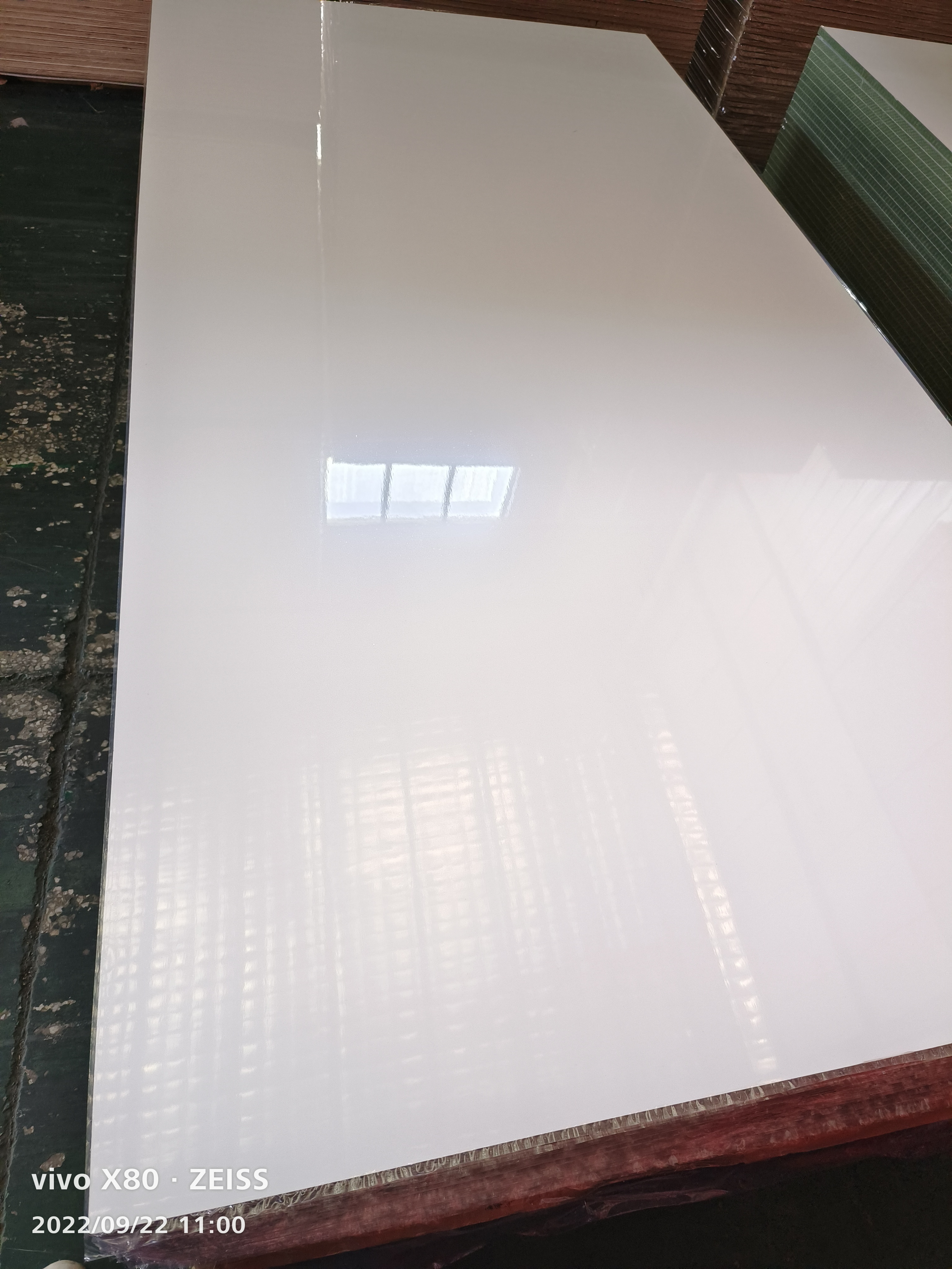 UV melamine MDF for kitchen cabinet  18mm High Gloss MDF Board