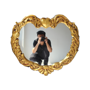 Heart Special Shaped European Vintage Vanity PU Framed Corner Design Shower Mirror Living Room Bathroom Decorative Wall Mirror