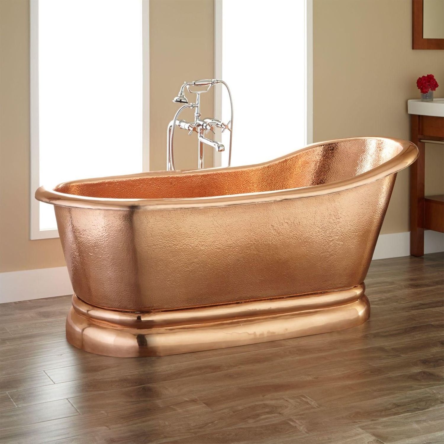 Copper Bathtub with Latest Metal Designing Manufacturer And Exporter