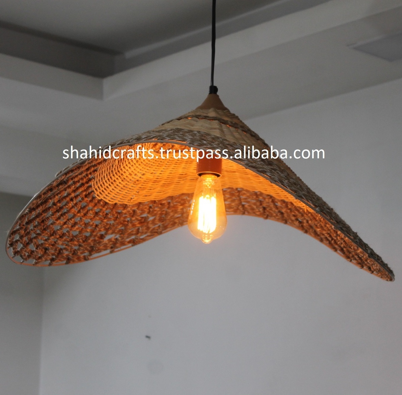 Umbrella design weaving Pendant Hanging Lamp latest Design. Natural Color With Lacquer Coated Manufacturer And Exporter.