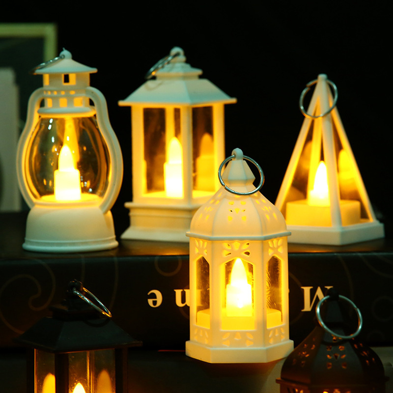 Led Retro Small Lantern Christmas Small Oil Lamp Electric Candle Lamp Portable Small Night Lamp Plastic Storm Lantern Ornaments