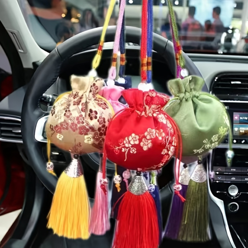 Plum Pattern Silk Brocade Aromatherapy Bags With Tassels Car Pendants Aromatherapy Car Decor 1PC Drawstring Sachets Bag