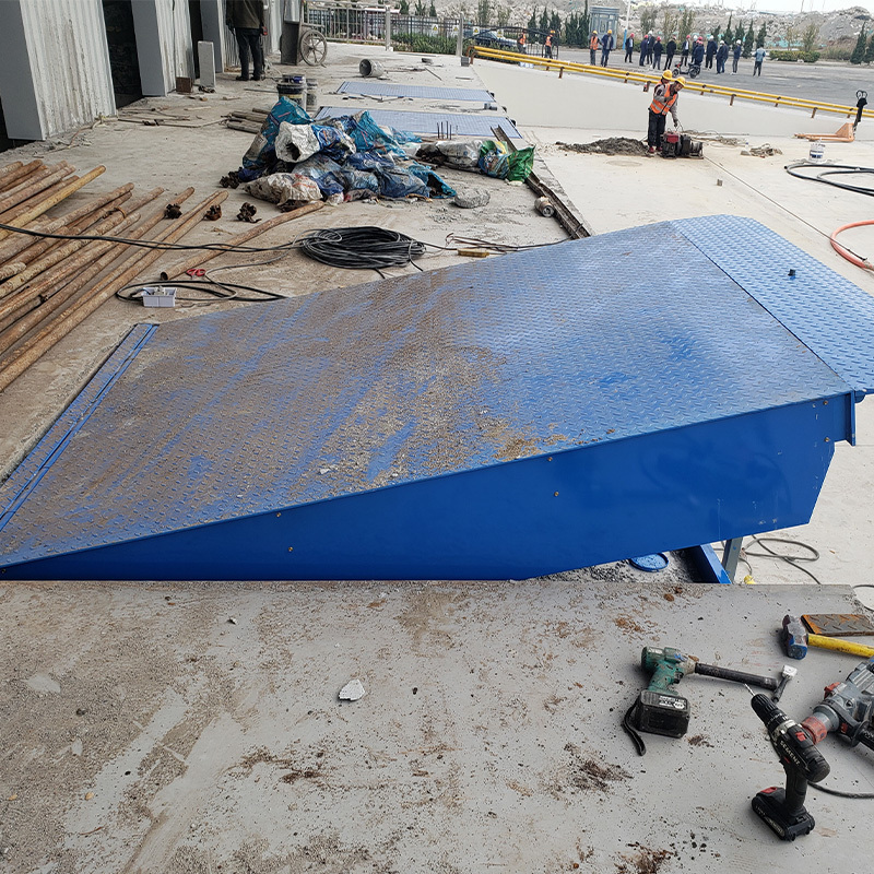 2024 hot sale hydraulic fixed dock leveler use pattern full plate warehouse doors -10Tons