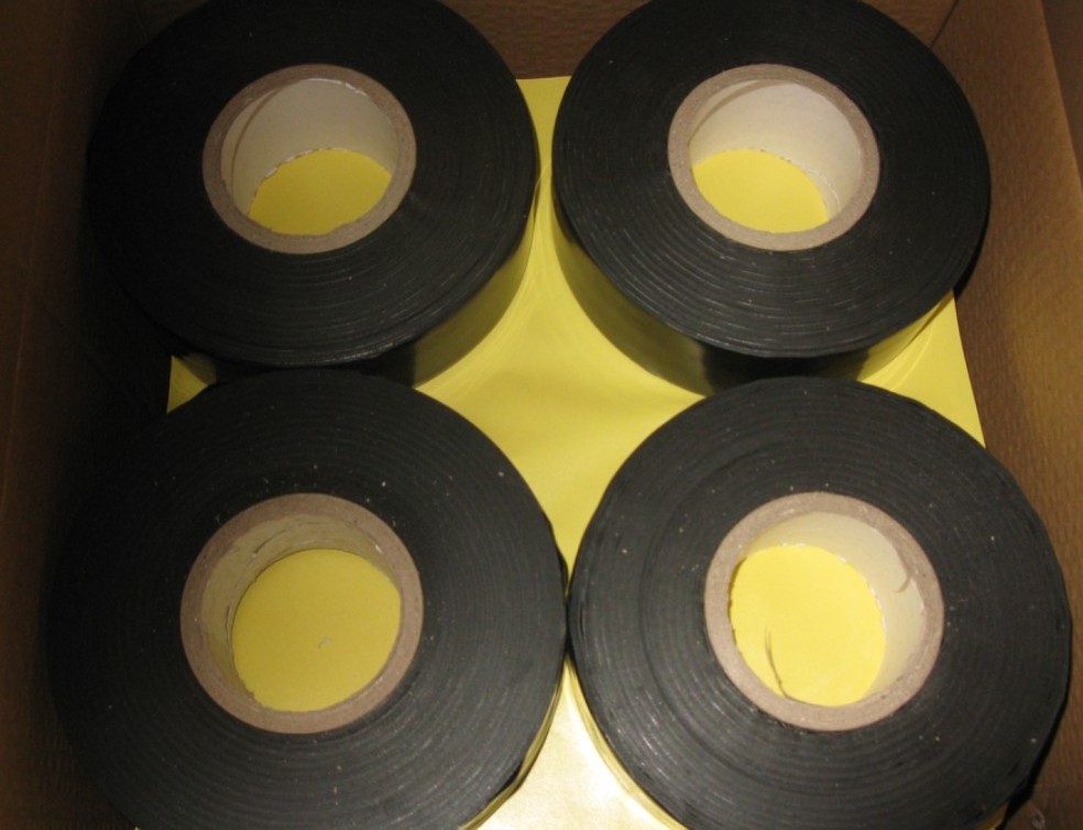 Polyethylene anticorrosive outer-layer  tape  for  various metal  pipes