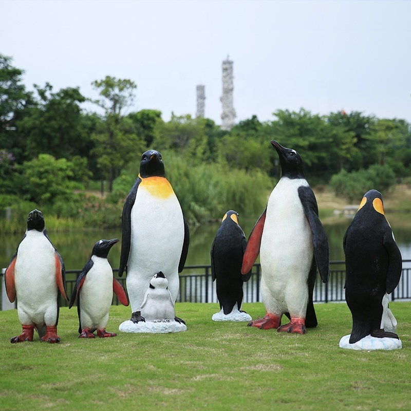 Lighting Resin Sculpture Anime Garden Decor Outdoor Wild Animal Penguin Sculptures For Aquarium