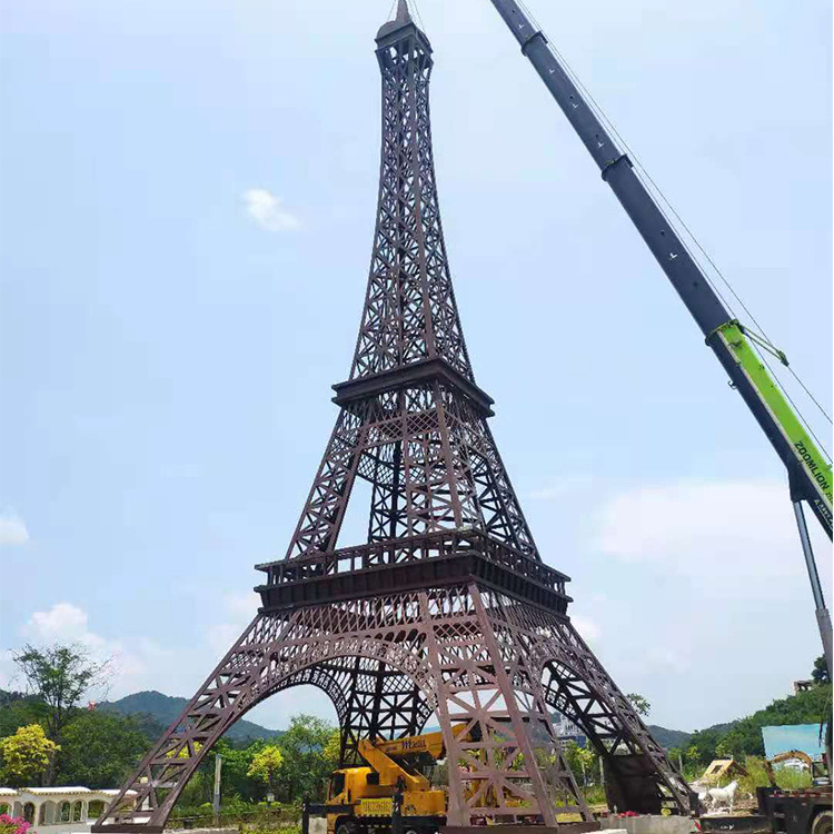 outdoor landscape garden ornaments large 4 meters tall eiffel tower led  lighting  torre iffel for sale