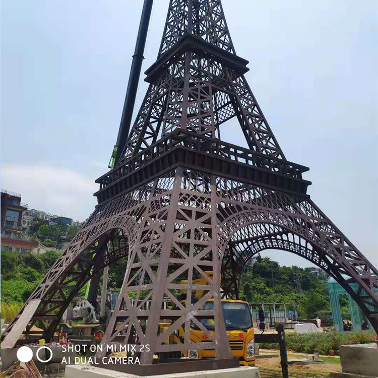 outdoor landscape garden ornaments large 4 meters tall eiffel tower led  lighting  torre iffel for sale