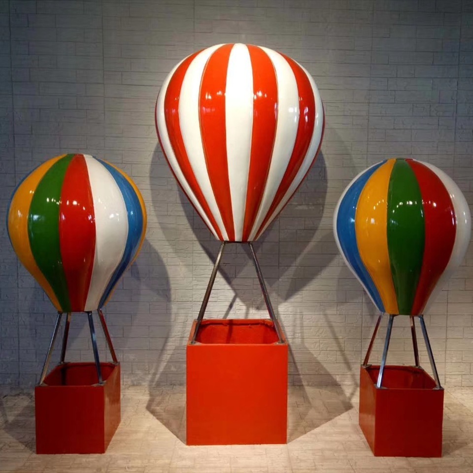 Hot sale New design fiberglass lifesize hot air balloon resin sculpture prop for window display decoration