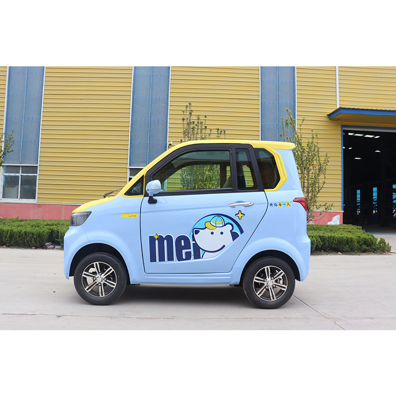 YANUO Cheap And Hot Sale Smart New Energy Adult Four Wheel Mini Electric Small Car Made In China