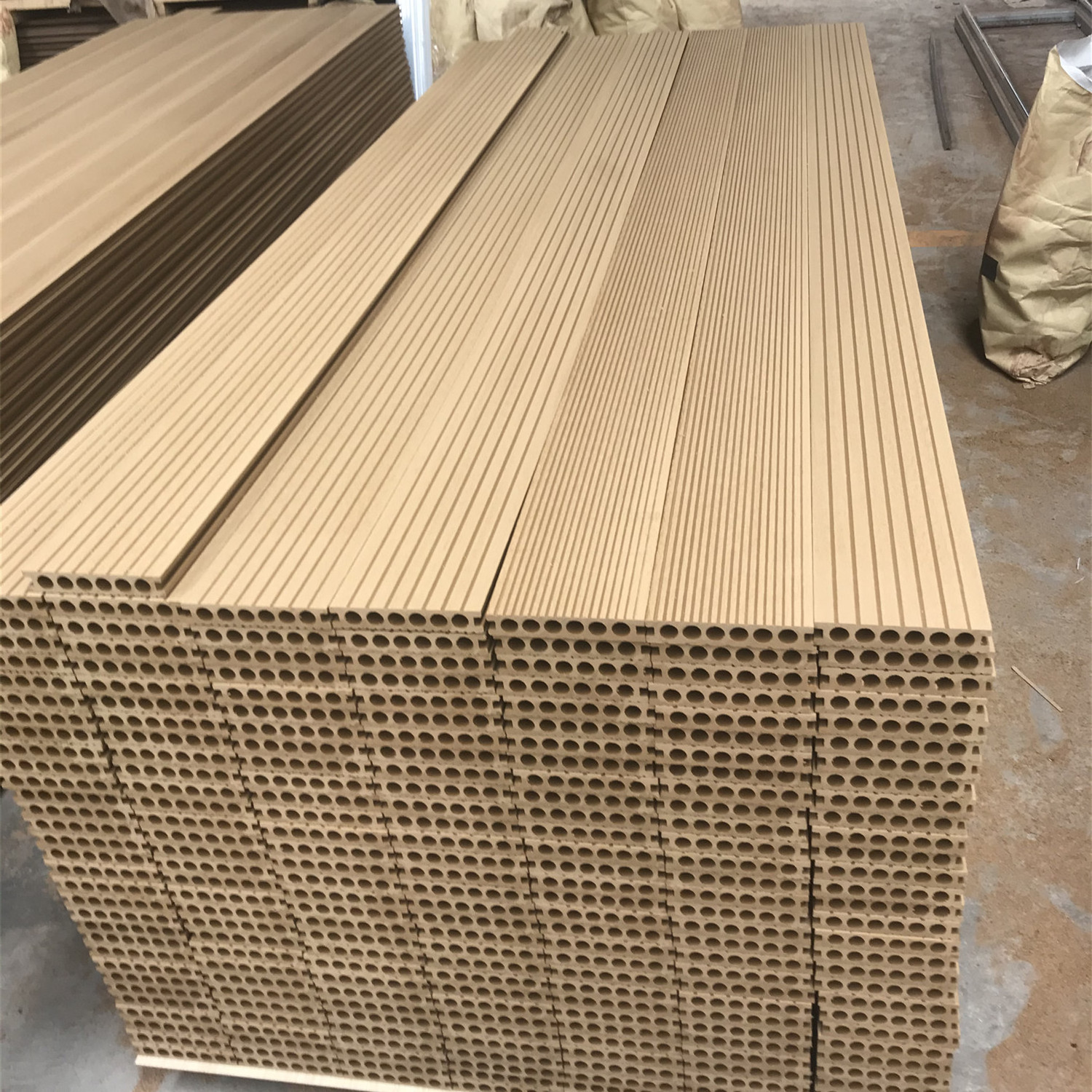 2022 Hot Sale Wpc Decking Flooring High Quality Outdoor Wpc Decking Outdoor Wood