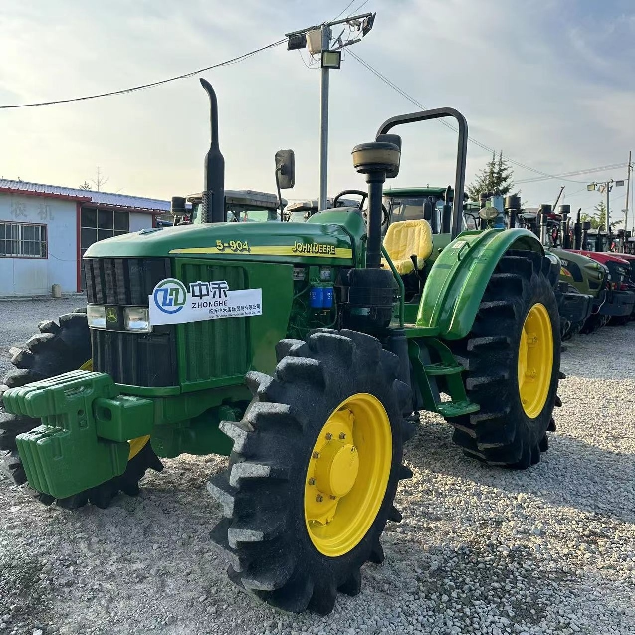 Multifunctional  John. 90HP 4 Wheel drive Deere used farm tractor