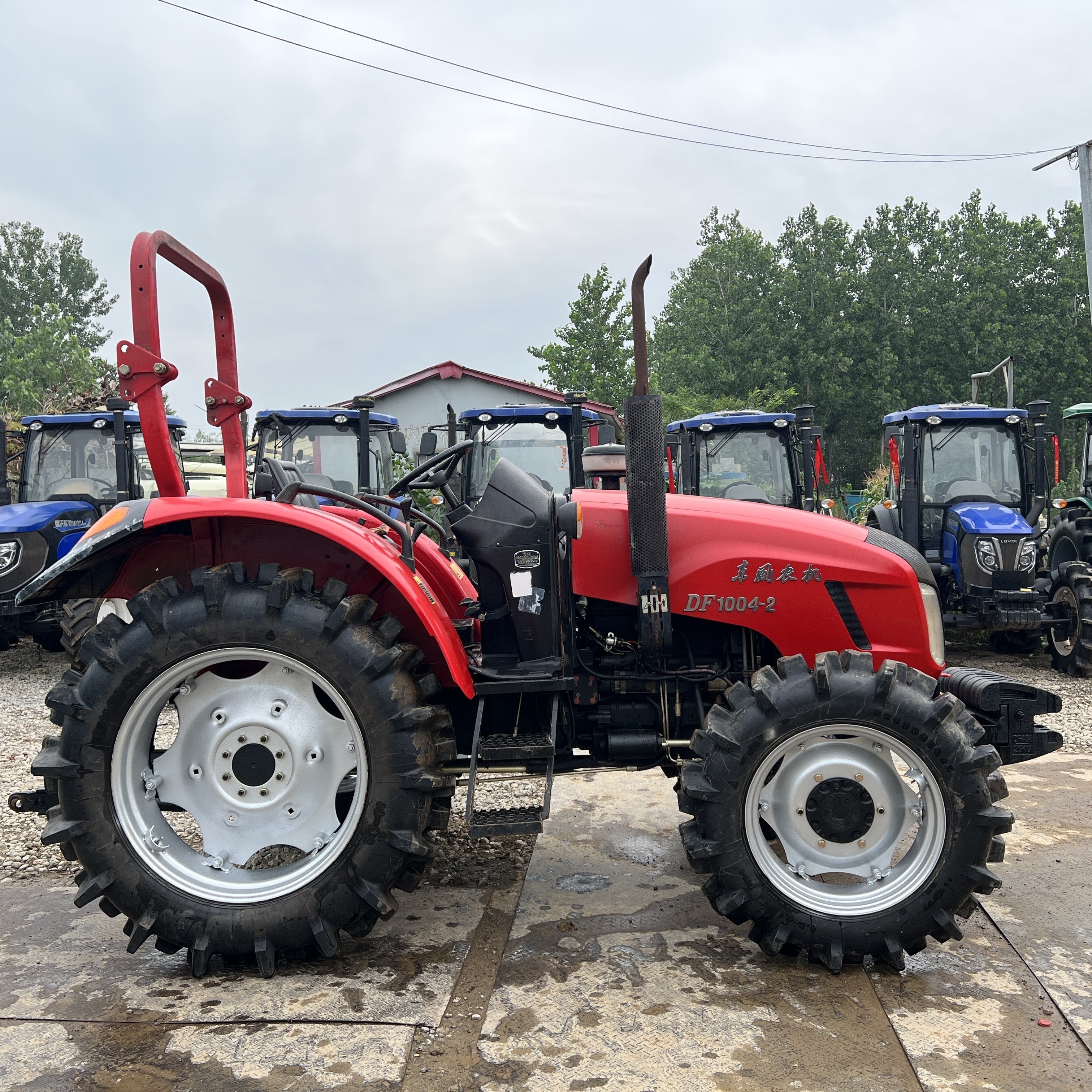 Top-quality Second-hand Farm Tractor Used Agricultural Tractor 100HP DF1004 4WD Provided 3 Cyl 30 Hp Diesel Engine for Tractor