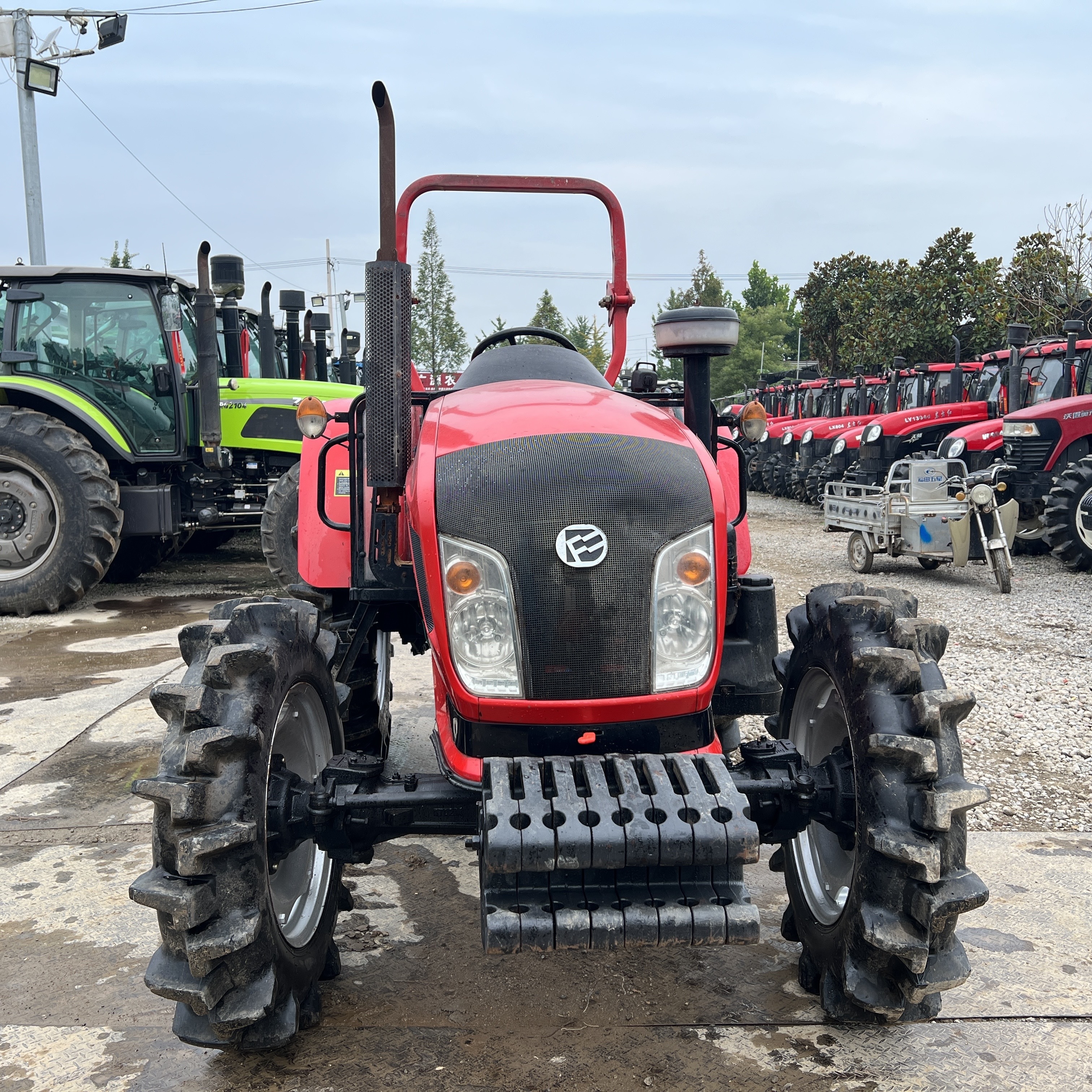 Top-quality Second-hand Farm Tractor Used Agricultural Tractor 100HP DF1004 4WD Provided 3 Cyl 30 Hp Diesel Engine for Tractor