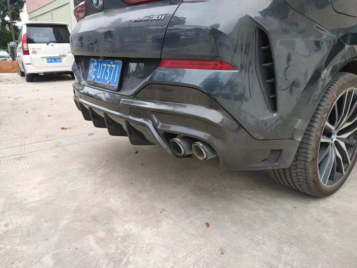 Factory outlet car body kits universal car rear bumper diffuser lip spoiler for bmw 6 series