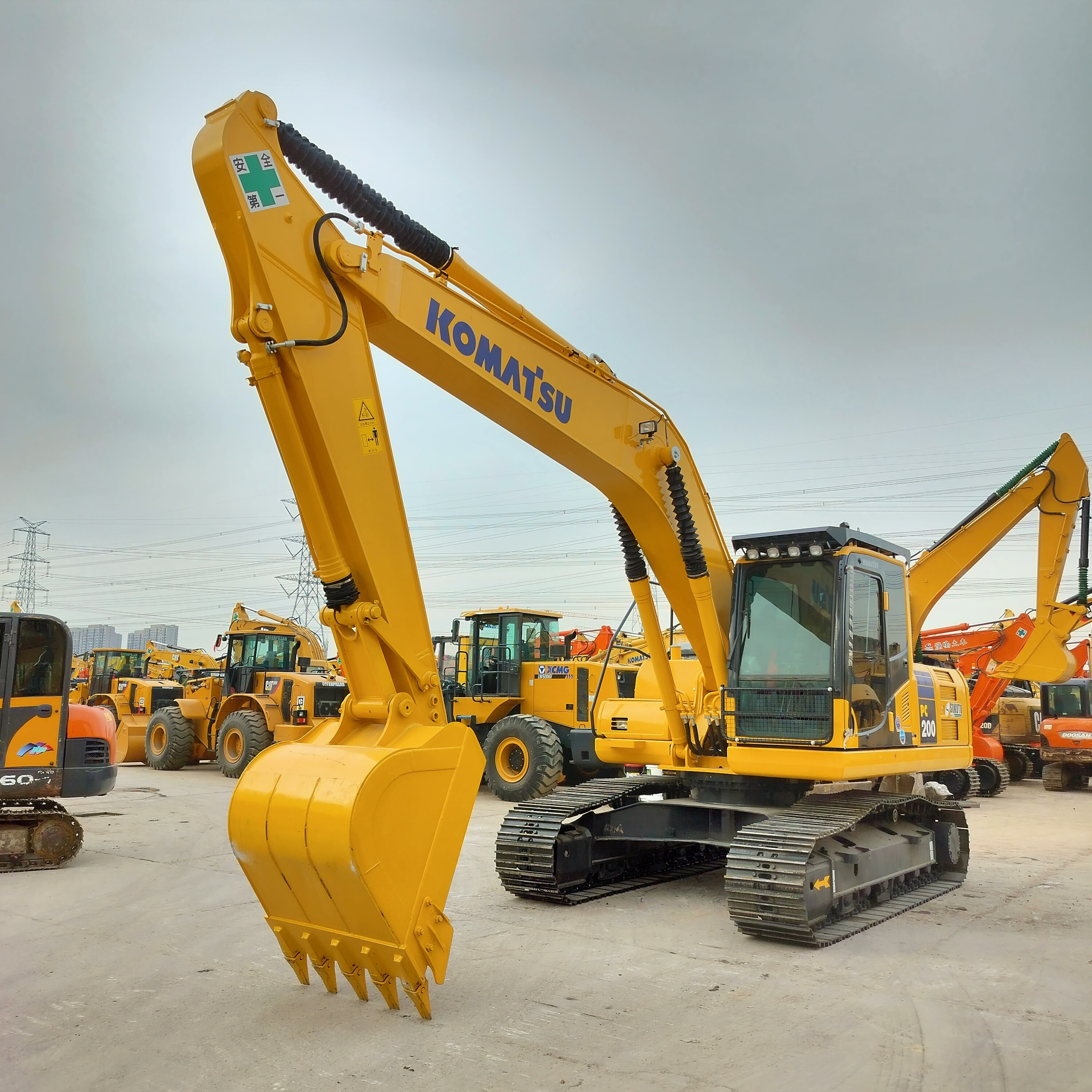 PC 200 Used excavator in good condition Komatsu pc200 pc220-8n1 PC 220-8 23 tons hydraulic crawler used excavator for sale