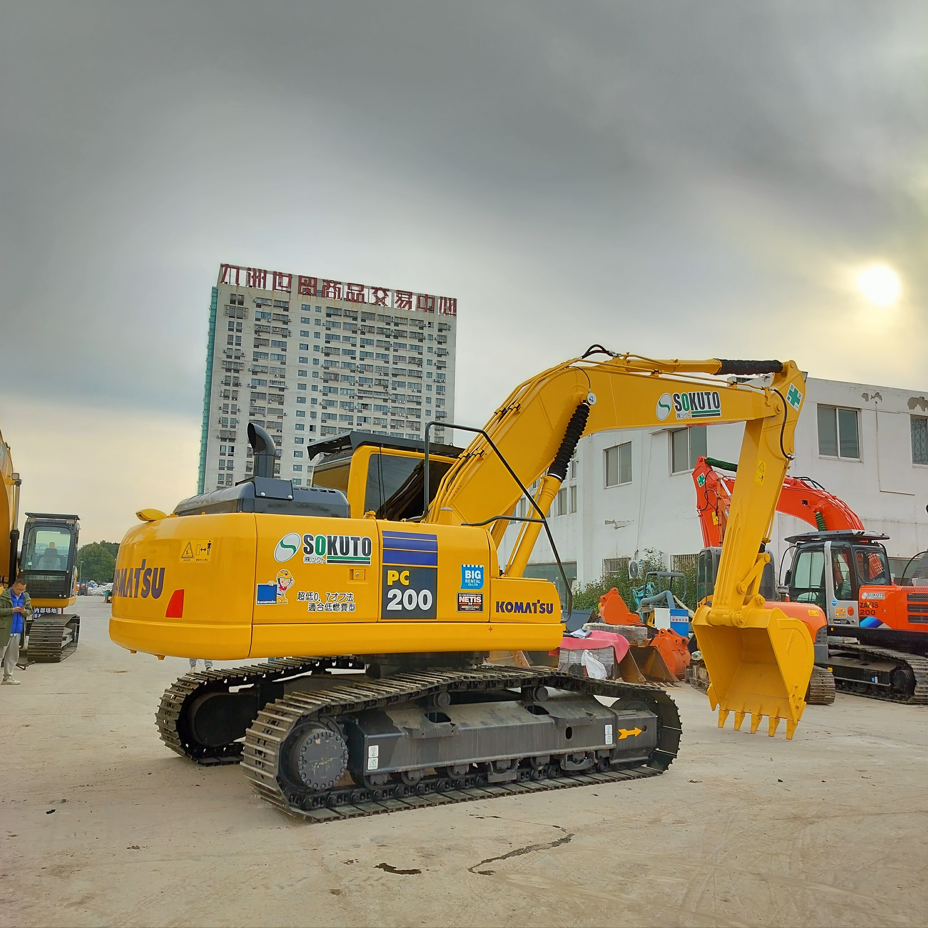 PC 200 Used excavator in good condition Komatsu pc200 pc220-8n1 PC 220-8 23 tons hydraulic crawler used excavator for sale