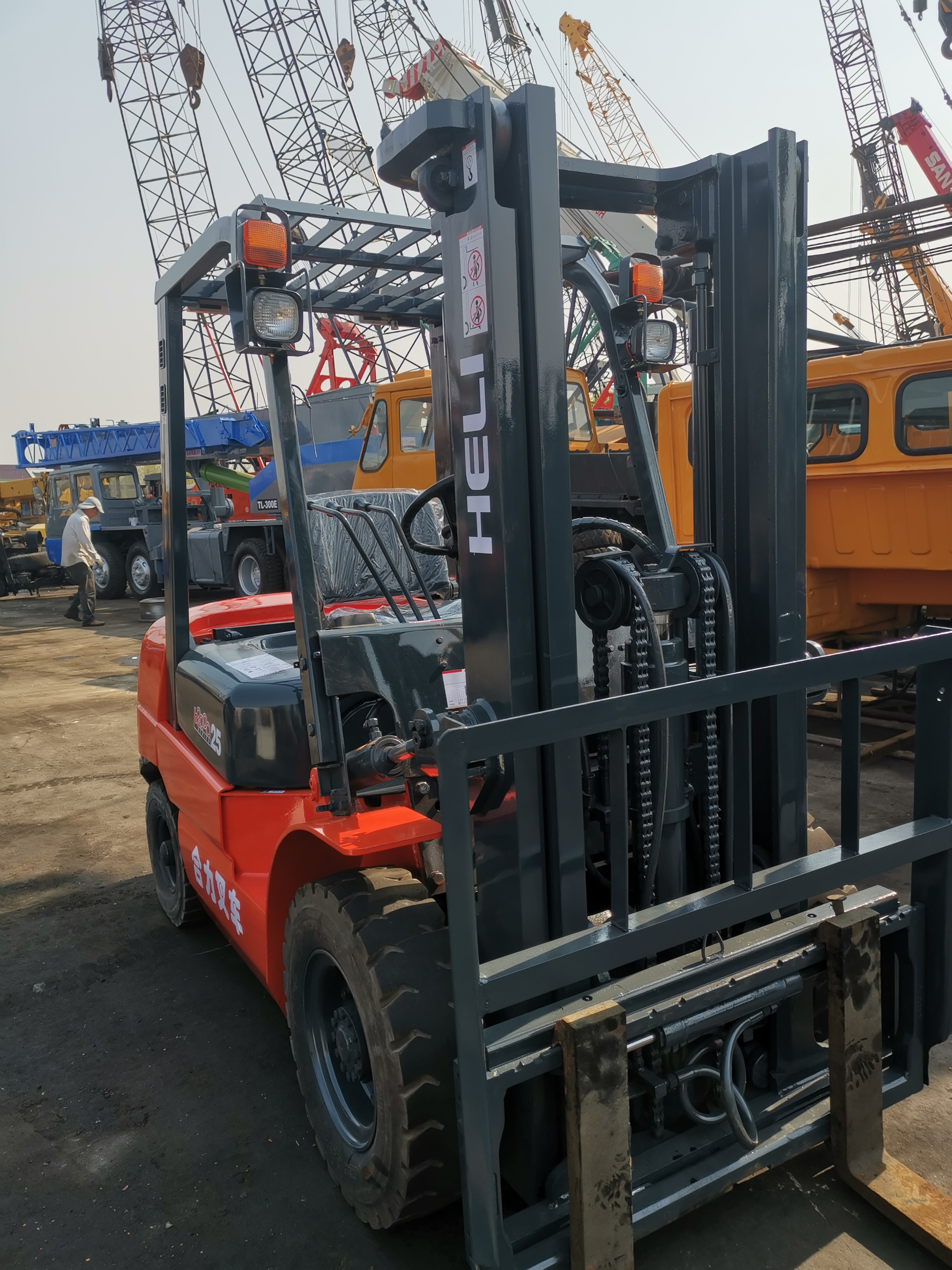 HELI CPCD25 forklift prices small electric forklift 2/3/4/5/6/7/8/10/15/16/20 tons forklift heli hot sale in Shanghai factory