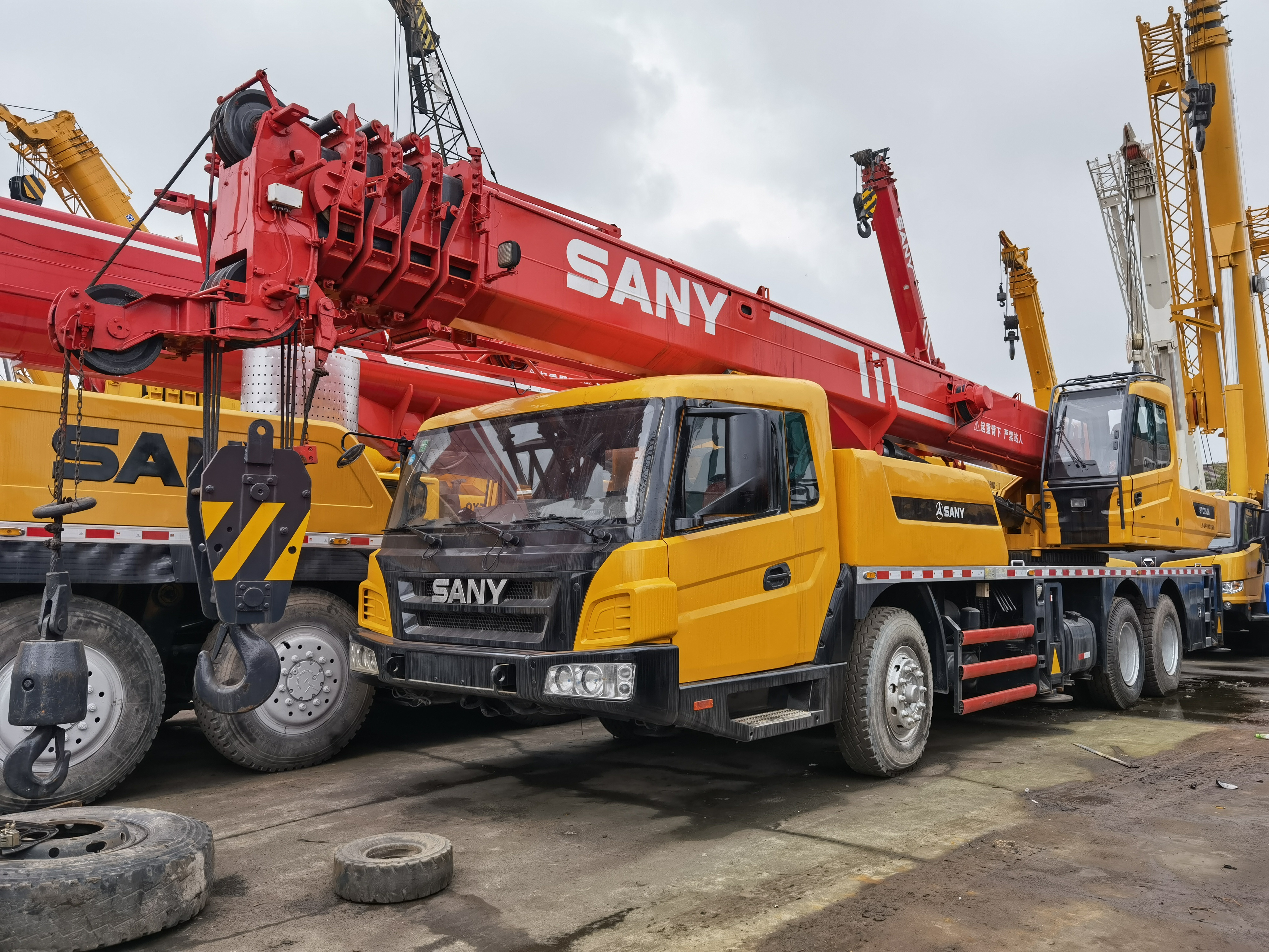 SANY STC250 25 Tons Small Hydraulic Sensitive Load Lifting Capacity Mobile Crane